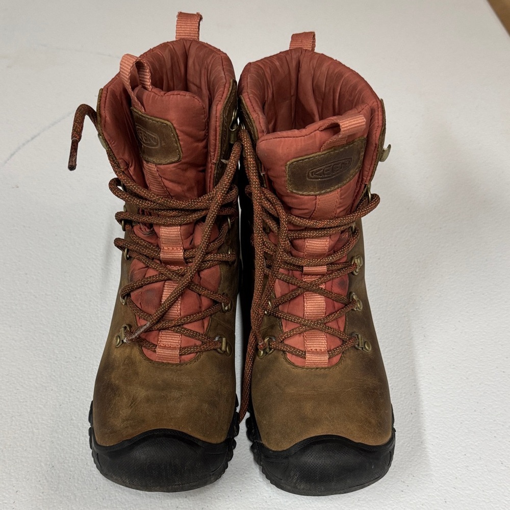 Keen Greta Women's Brown and Pink Winter Boots